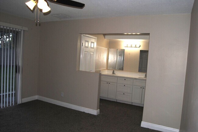 Building Photo - *Move-in special with a month of free rent on your 3rd month of tenancy*