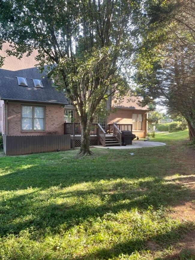 Building Photo - West Knoxville, Farragut 37934 - 4 bedroom, 3.5 bath, 2 Story Brick Home -Contact Debra Johnson (...