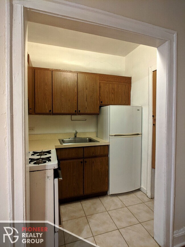 Building Photo - 1164 N Dearborn St