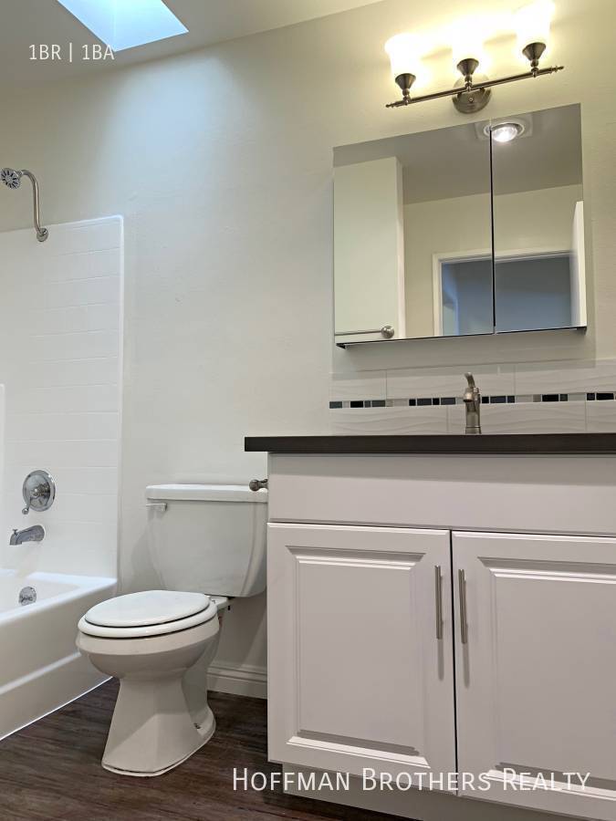 Building Photo - 9801 Tabor St