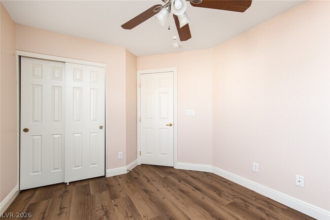 Building Photo - 5163 Tunnel Falls Dr