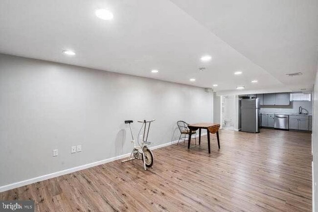 Building Photo - 4108 Kenny St