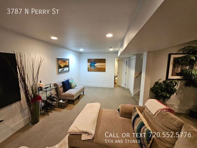Building Photo - 3787 Perry St