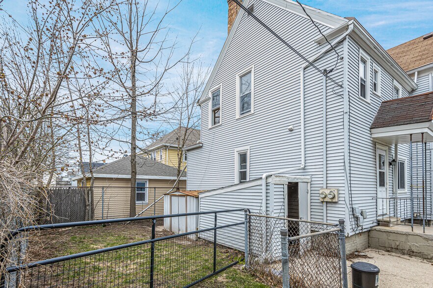 Building Photo - 1820 N 9th St