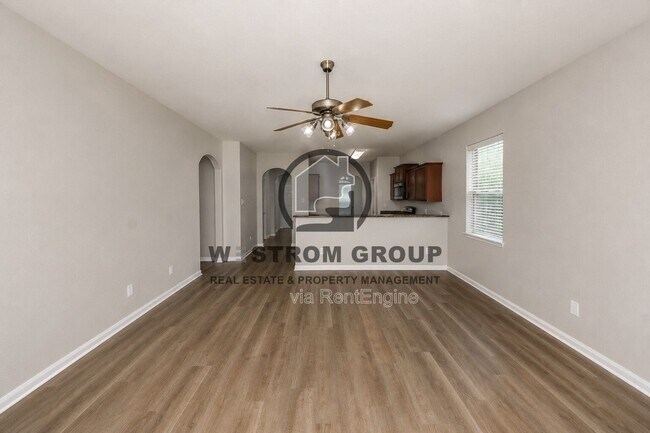 Building Photo - 12645 Forest Lawn Rd