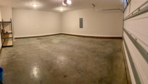 Building Photo - 415 Lake Edge Ln