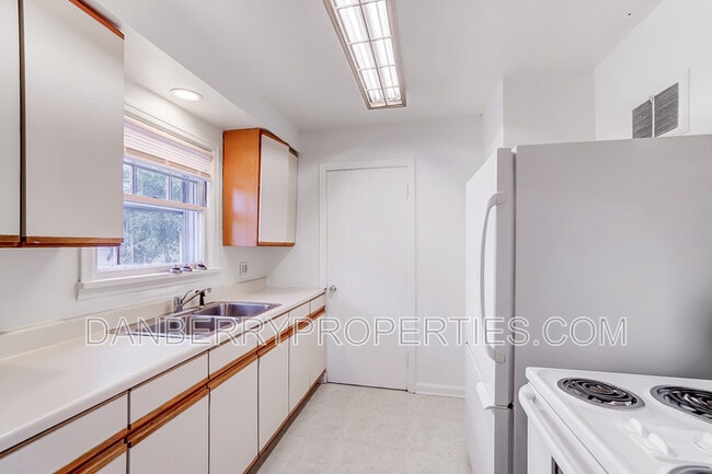 Building Photo - 1132 Brookley Blvd