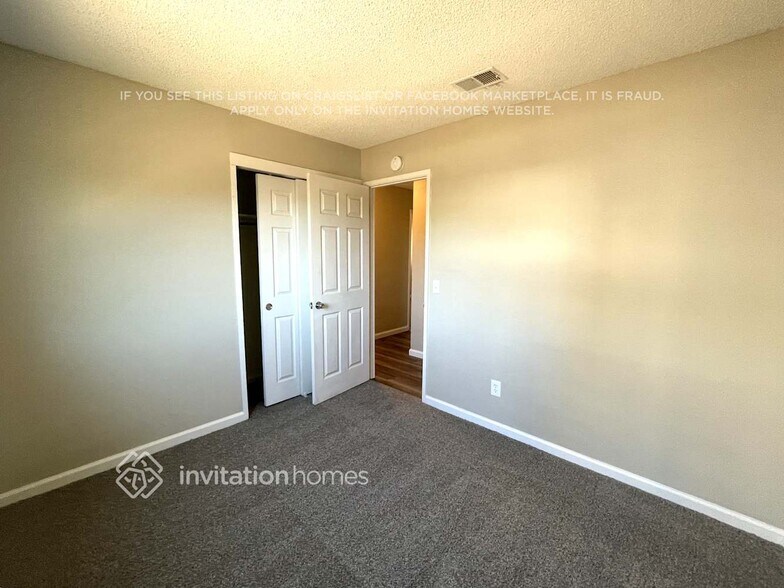 Building Photo - 518 Trumpeter Dr