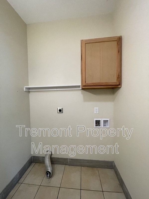 Building Photo - 3206 Campbell St