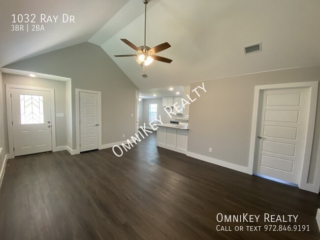 Building Photo - 1032 Ray Dr