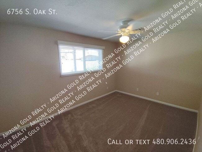Building Photo - 6756 S Oak St