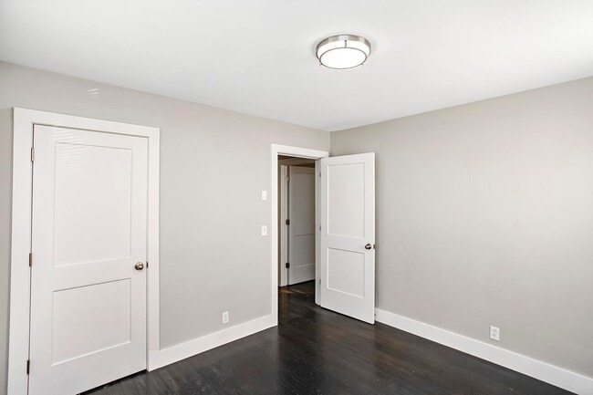 Building Photo - 2129 Crystal Dr