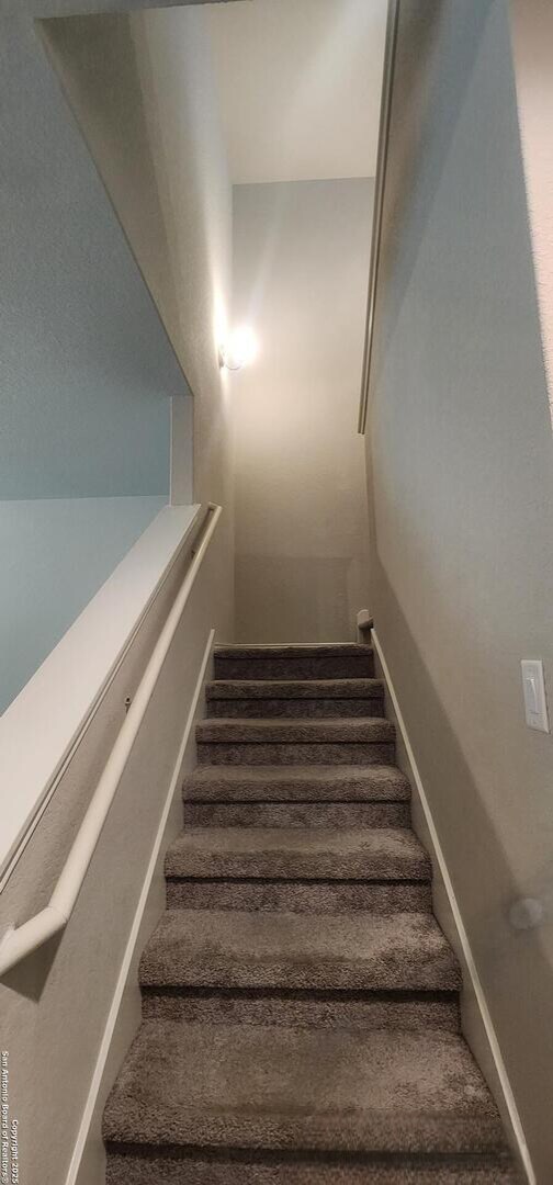 Building Photo - 7115 Mesa Cliffs