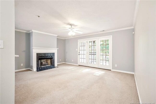 Building Photo - 300 Bubble Creek Ct