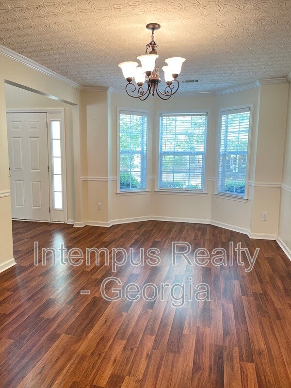 Building Photo - 2054 Pierce Way