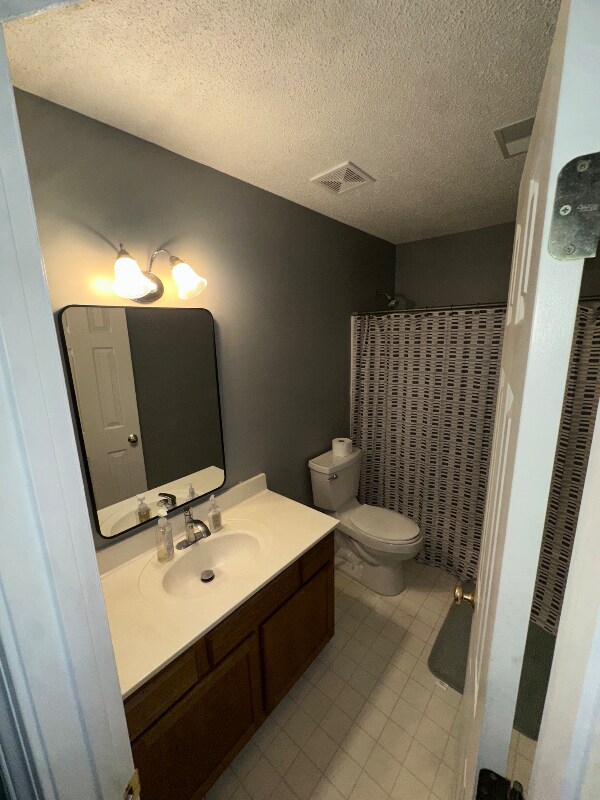 Building Photo - 289 Rolling Rock Rd