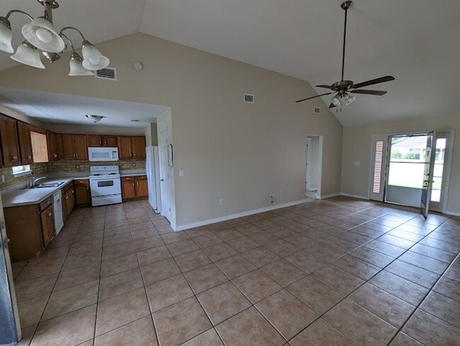 Building Photo - Three Bed Two Bath - Next to Magnolia School, Foley