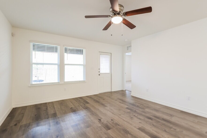 Building Photo - 10207 Monte Carmel Pl