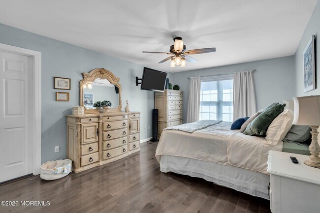 Building Photo - 375 Kildare Dr