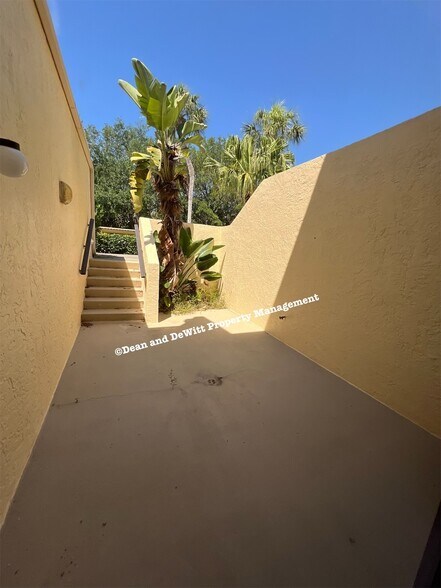 Building Photo - 2 Bed/2 Bath - Unit P8