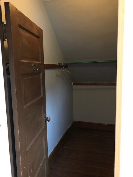 Building Photo - 109 NE Hancock St