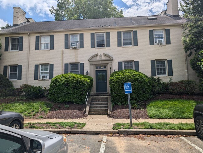 Building Photo - Rock Creek Village Condominium