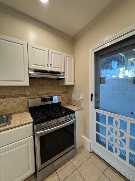 Building Photo - 2606 Harrison St