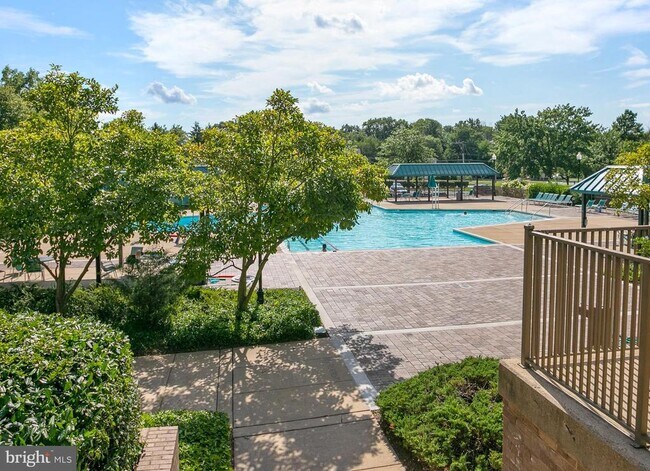 Building Photo - 5505 Seminary Rd