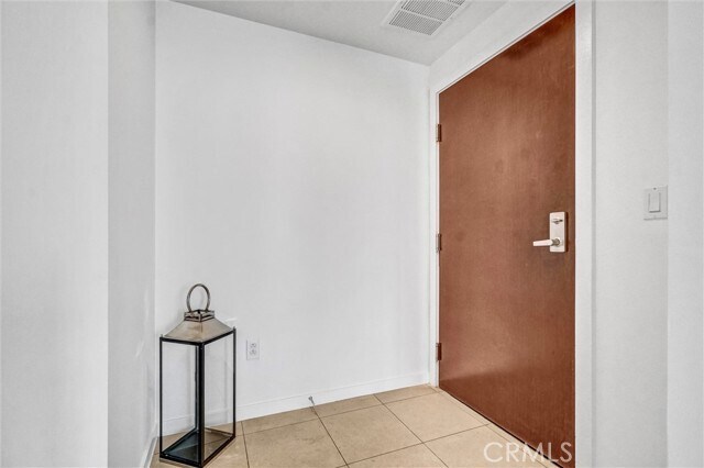 Building Photo - 411 W Seaside Way