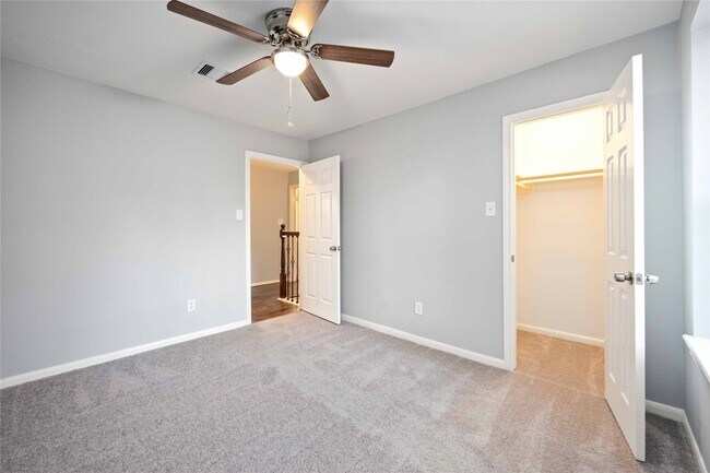 Building Photo - 3823 Fernglade Dr