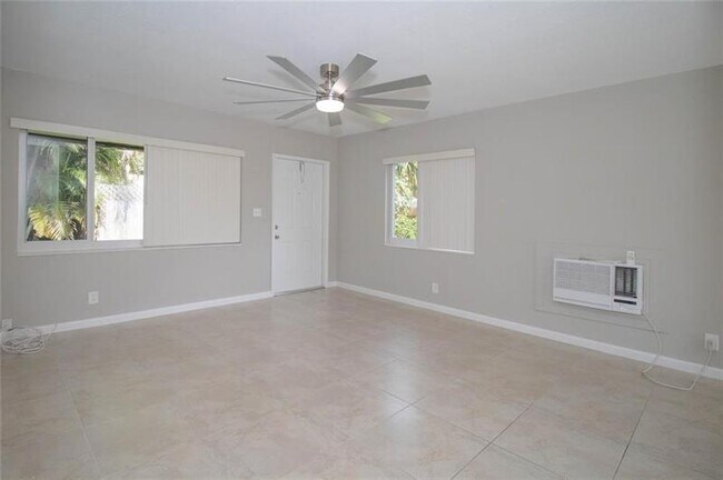Building Photo - 2170 NE 44th St