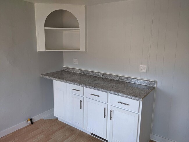 Building Photo - 2525 Parke St