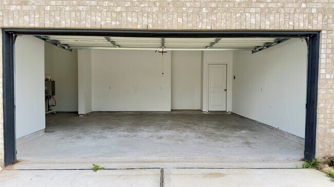 Building Photo - 7123 Glennwick Grv Ln