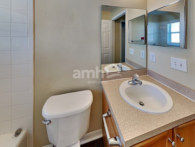 Building Photo - 2229 Hunters Greene Dr