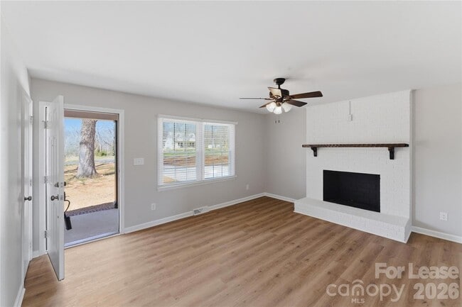 Building Photo - 527 Wilson Farm Rd