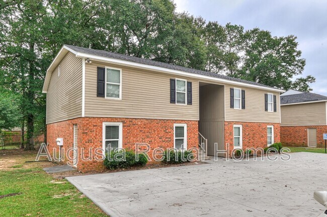 Building Photo - 152 Conifer Dr