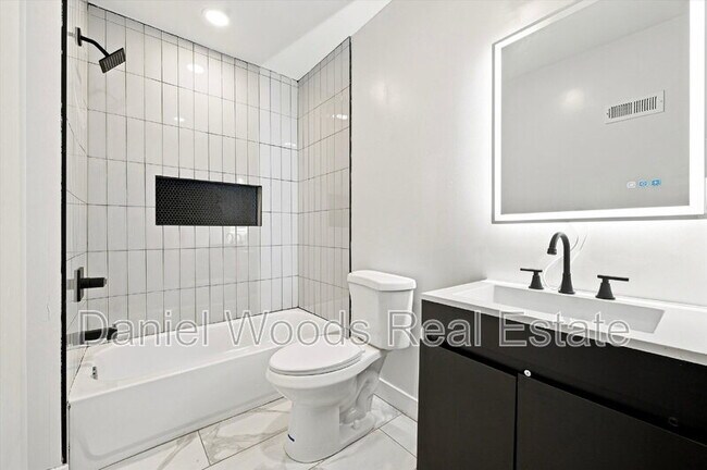 Building Photo - 944 W Lycoming St
