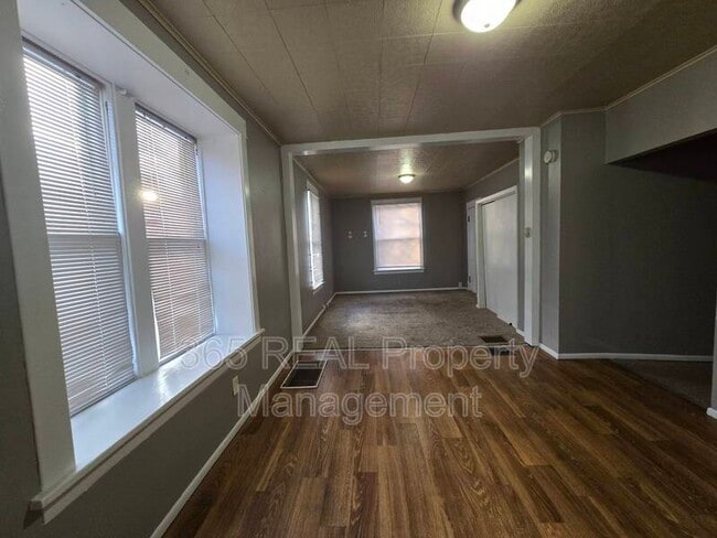 Building Photo - 1820 8th Ave