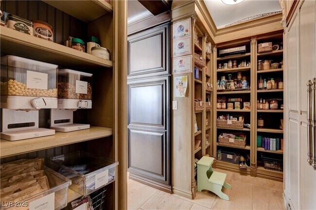 Building Photo - 11 Sable Ridge Ct