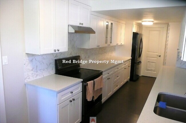 Building Photo - 5585 SE 128th Ave