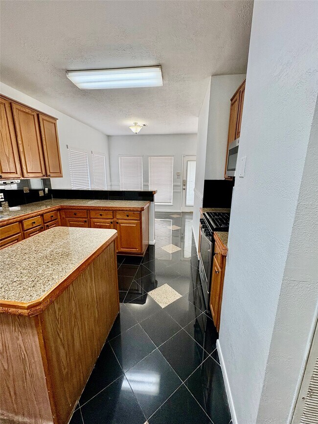 Building Photo - 6206 Paddle Wheel Dr