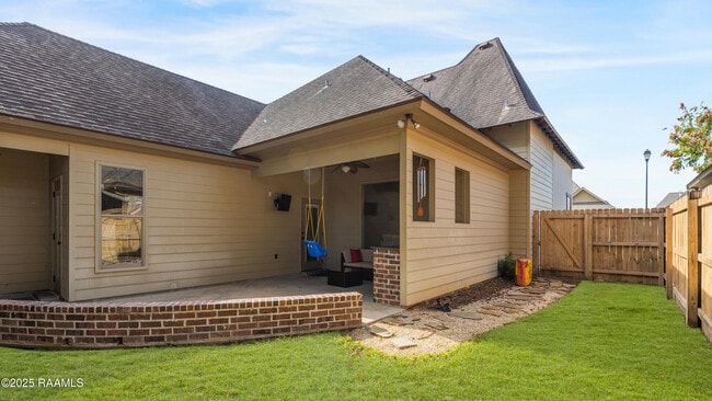 Building Photo - 203 Country Park Dr