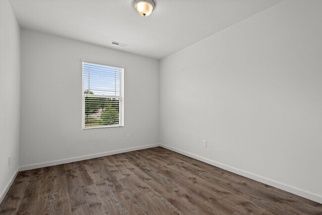 Building Photo - Wonderful 3 BR Townhome in North Durham!  ...