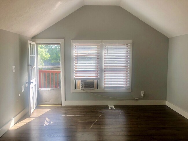 Building Photo - 615 N Lincoln St