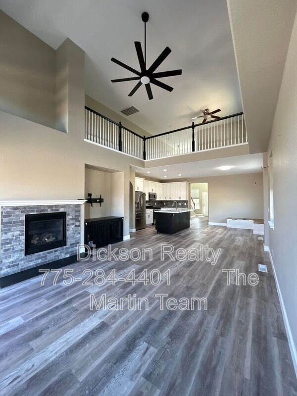 Building Photo - 600 Panama Dr