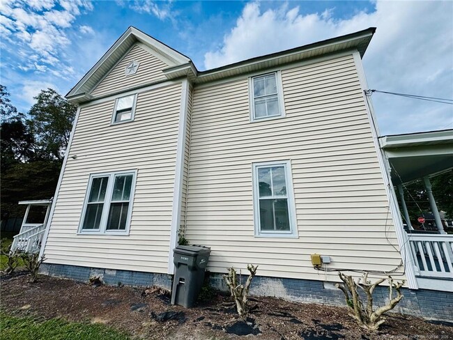 Building Photo - 907 Caldwell St