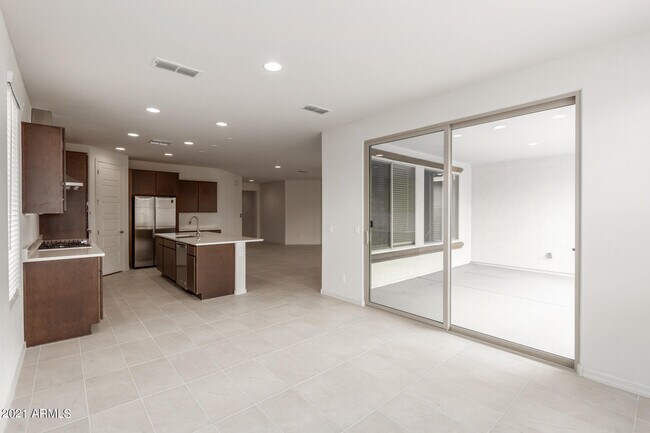 Building Photo - 8757 W Rancho Dr