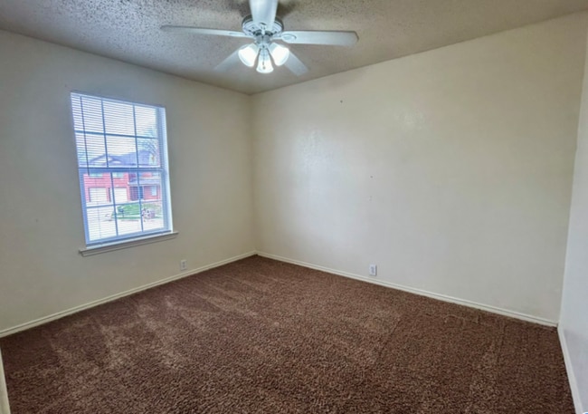 Building Photo - 3109 Pinehurst Ct