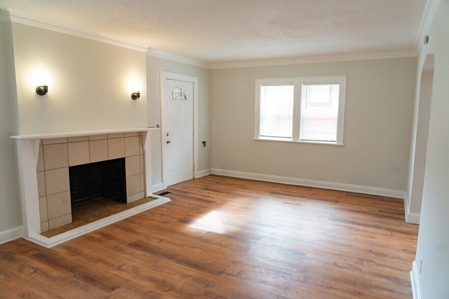 Building Photo - 5536 Paseo Blvd