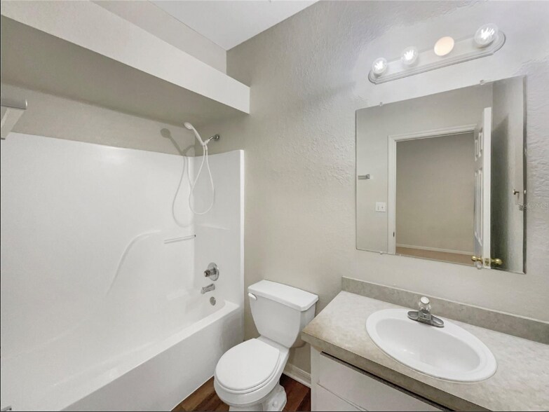 Building Photo - 920 Forrest Dr